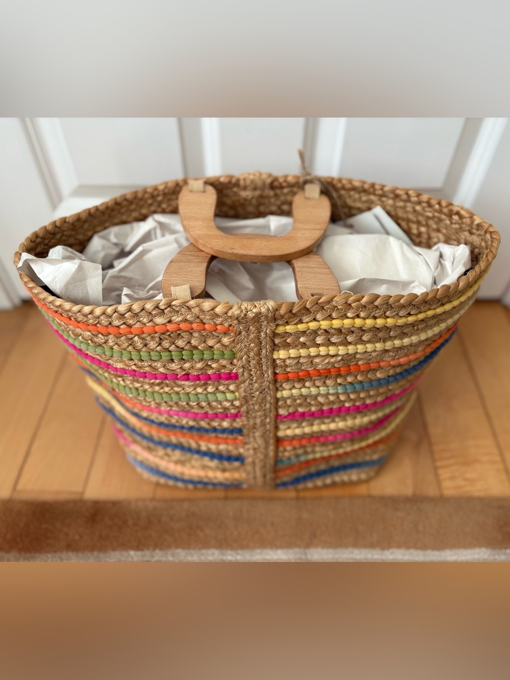 NWT, Anthropologie Antik Kraft Tuhi Colorful Jute Rainbow Tote w/ Wooden Handels - Picture 5 of 16